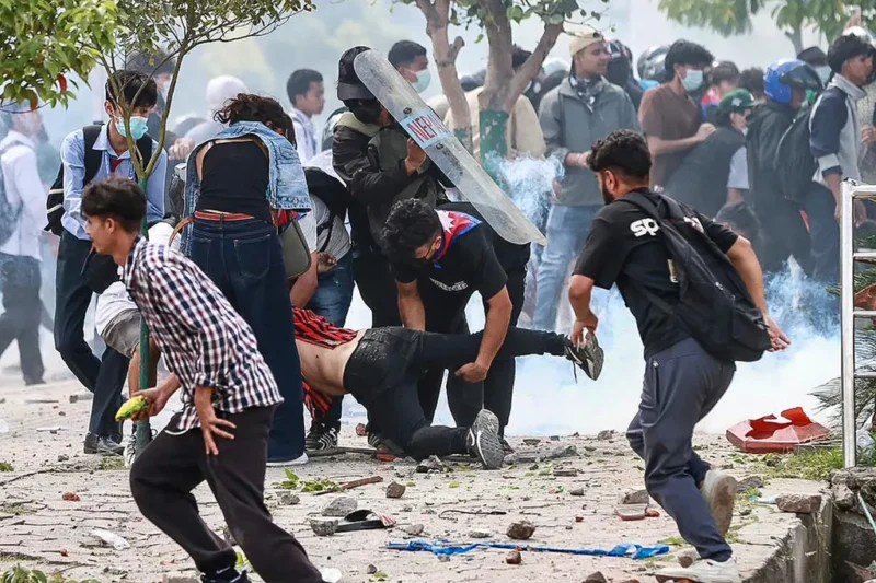 Protes Gen Z Guncang Nepal, Polisi Tembakkan Gas Air Mata